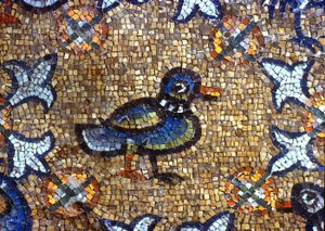 Golvdetalj som visar en anka (mosaik)